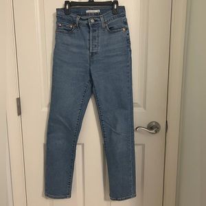 Levi’s Wedgie Straight Leg Jeans